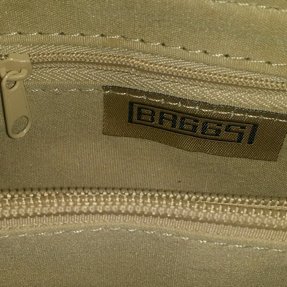 Really Cute White Purse.